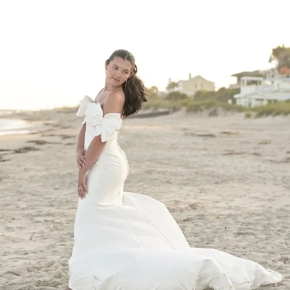 Elegant Strapless White Wedding Dress - Picture 8 of 8
